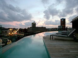 B Hotel