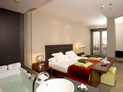 Olivia Plaza Hotel