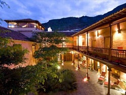 Hotel La Quinta Roja